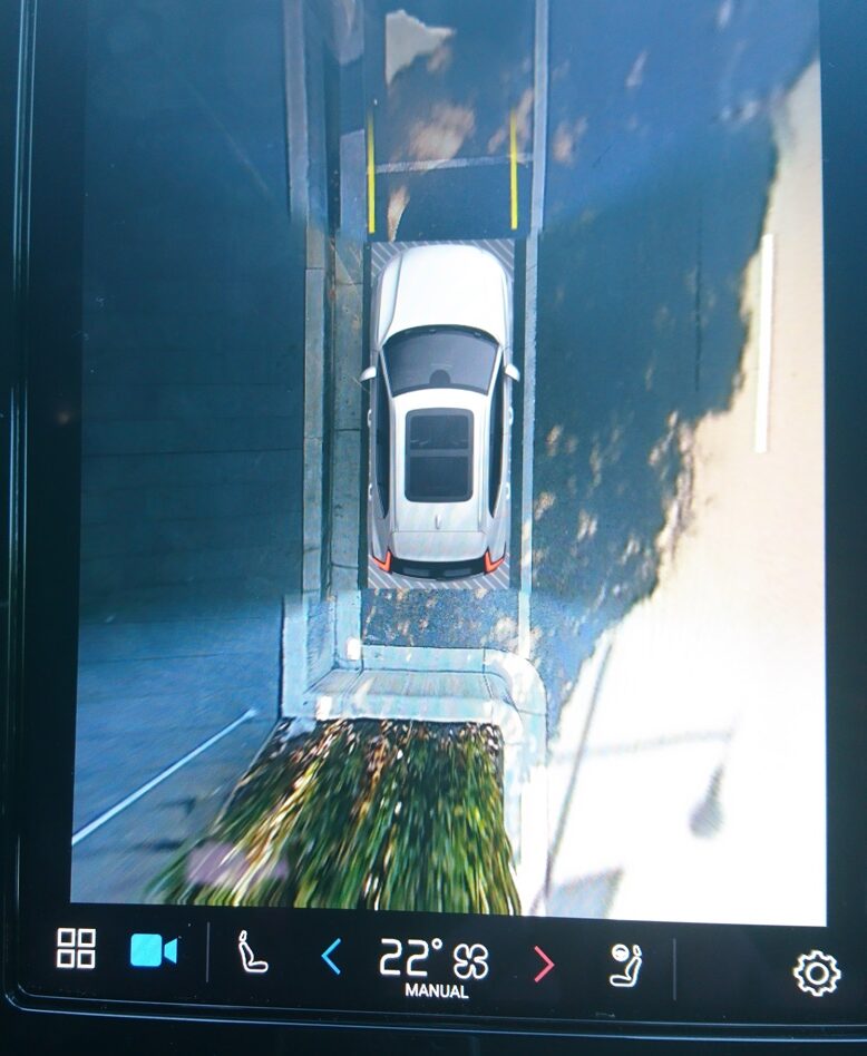 Volvo XC40 Recharge Pure Electric rear view camera