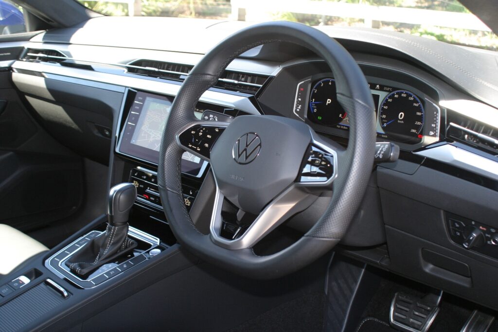 Volkswagen Arteon Shooting Brake steering wheel