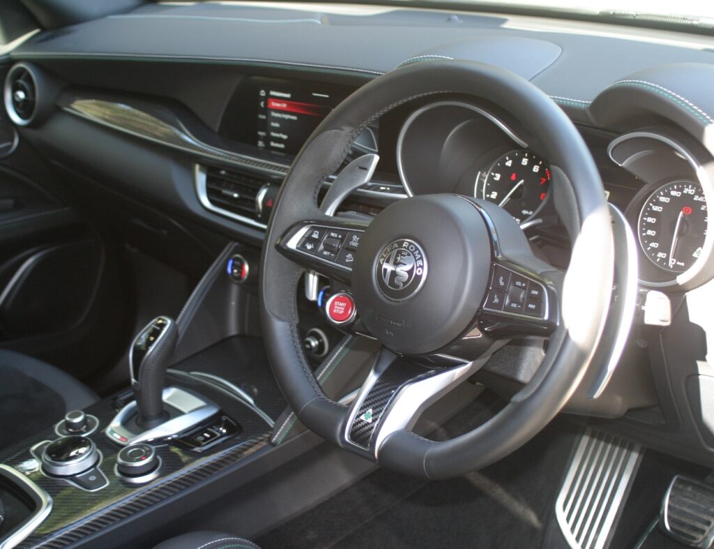 Alfa Romeo Stelvio Quadrifoglio steering wheel