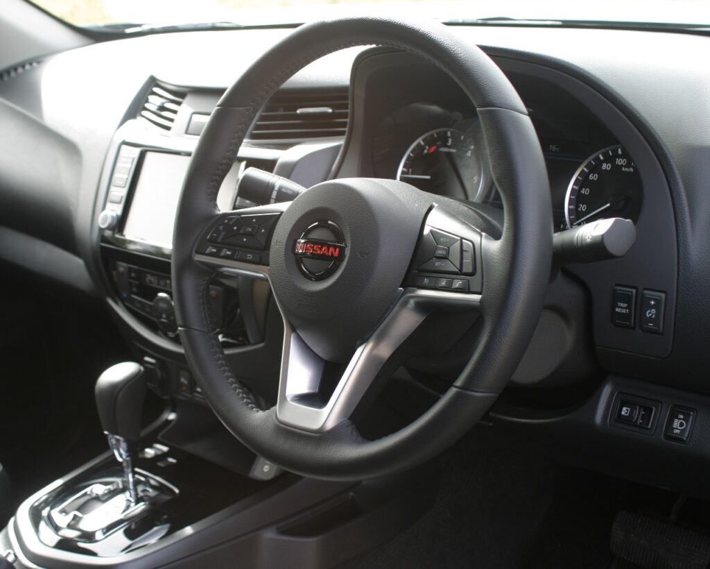 Nissan Navara PRO-4X Warrior steering wheel
