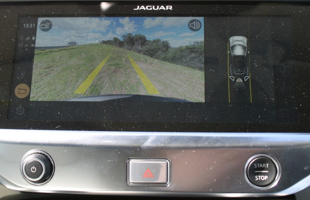 Jaguar I-PACE HSE rear view camera
